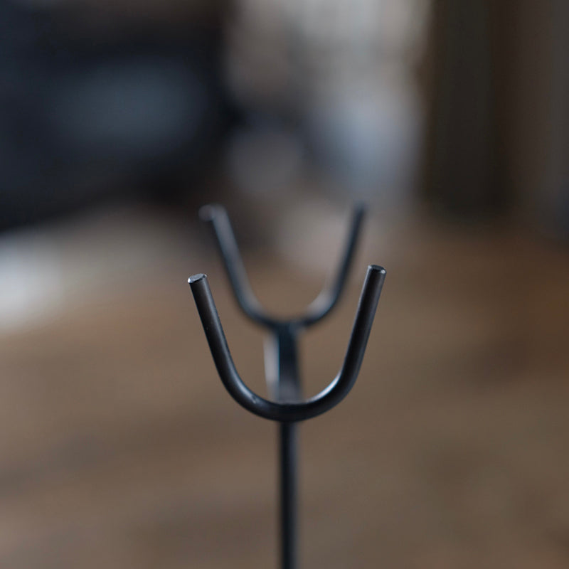One Rod Double “U” Metal Display Stand For Sculptures