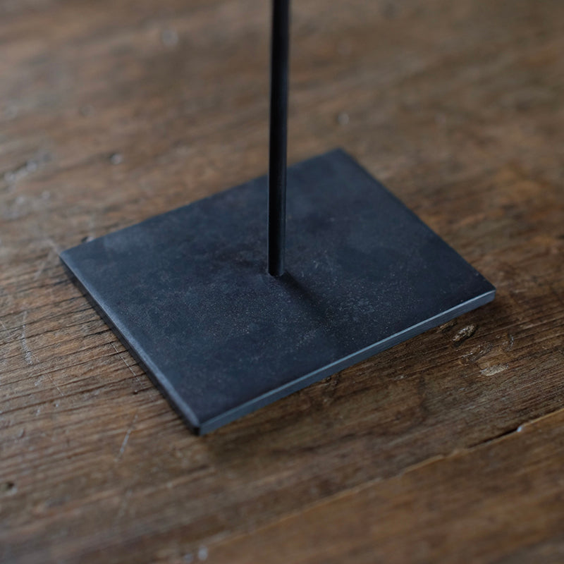 One Rod Double “U” Metal Display Stand For Sculptures