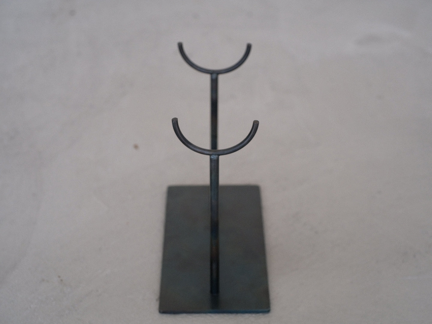 Double rod “U” Metal Display stand for sculptures