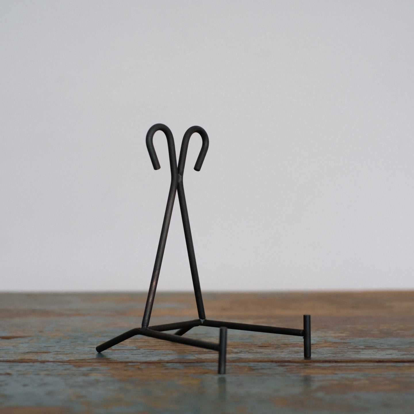 Hand Forged Metal Display Stand For Picture