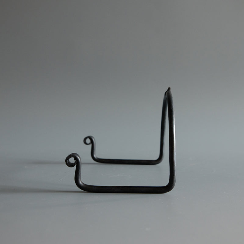 Hand Forged Metal Wall Mount Display For Picture Frame